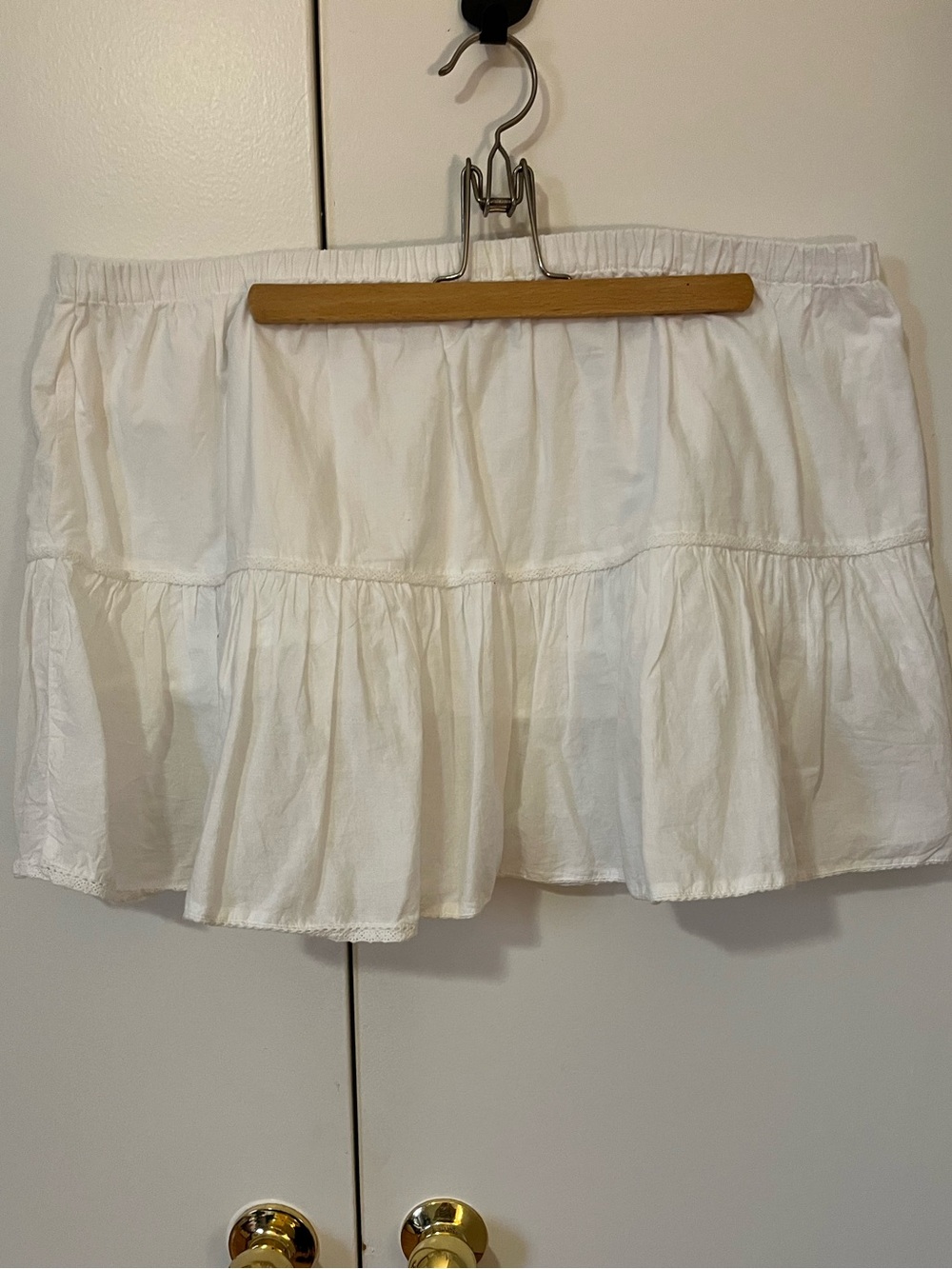 H&M Plus Size White Tiered Mini Skirt - Lightweight Ruffled Design